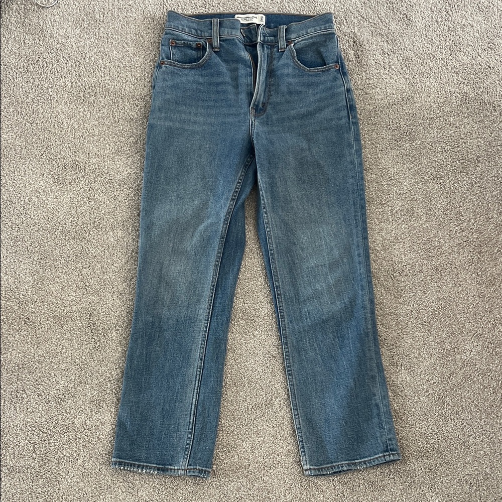 Abercrombie Ultra High Rise Ankle Straight Jean